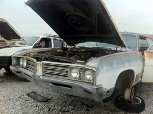 Full-Service Junkyards or U-Pull-It Junkyards: Which One Is Best